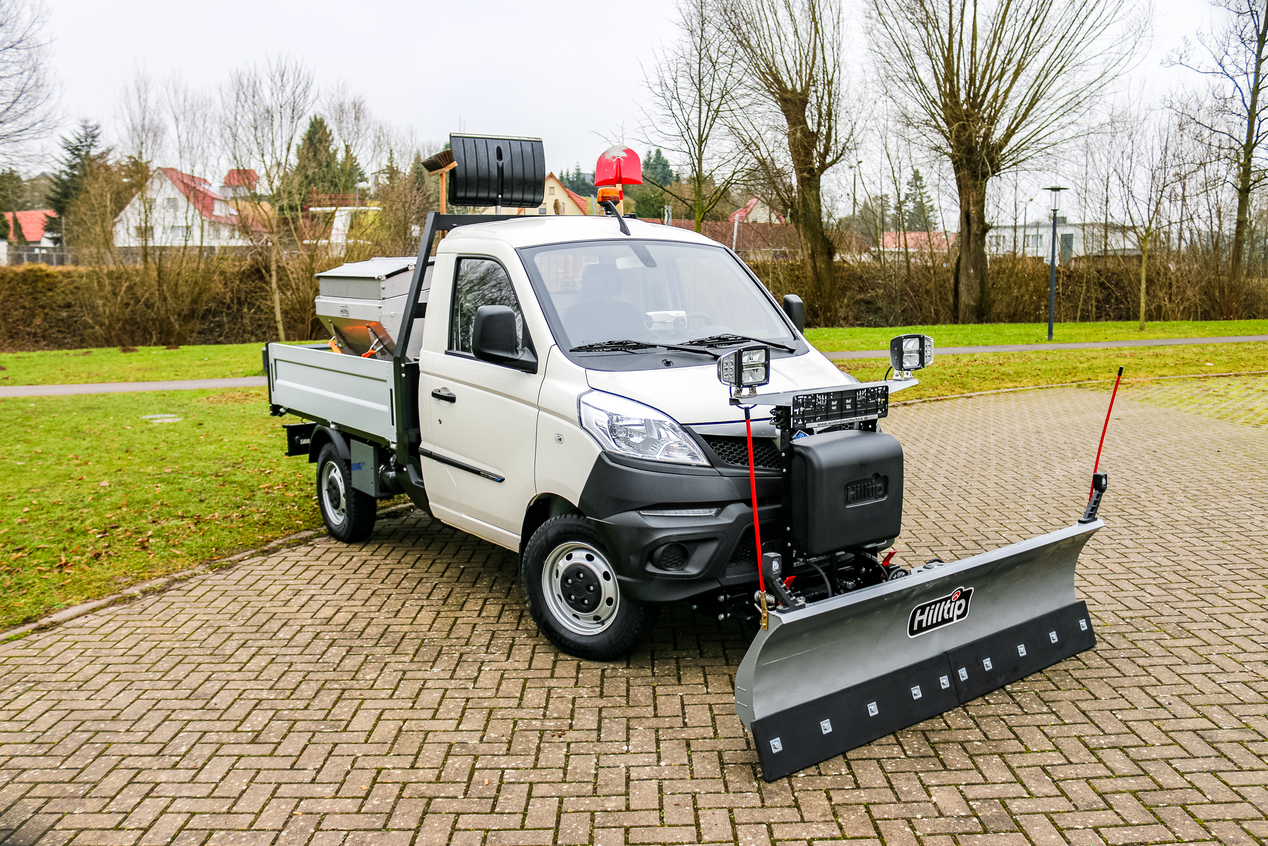piaggio-porter-np6-winterdienst-piaggio-winterdienstfahrzeug-hwntec-13 Schneepflüge kaufen Winterdienst Piaggio Porter: Hersteller, Handel, Vertrieb, Lieferant - HWNtec Schneepflüge